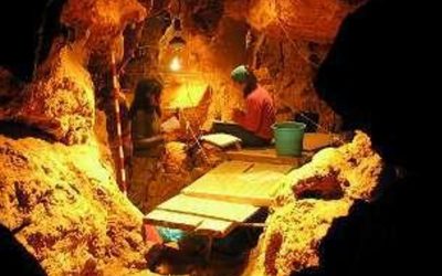 Firma convenio Cueva del Sidrón